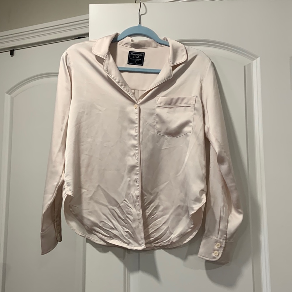 Abercrombie & Fitch satin button down top